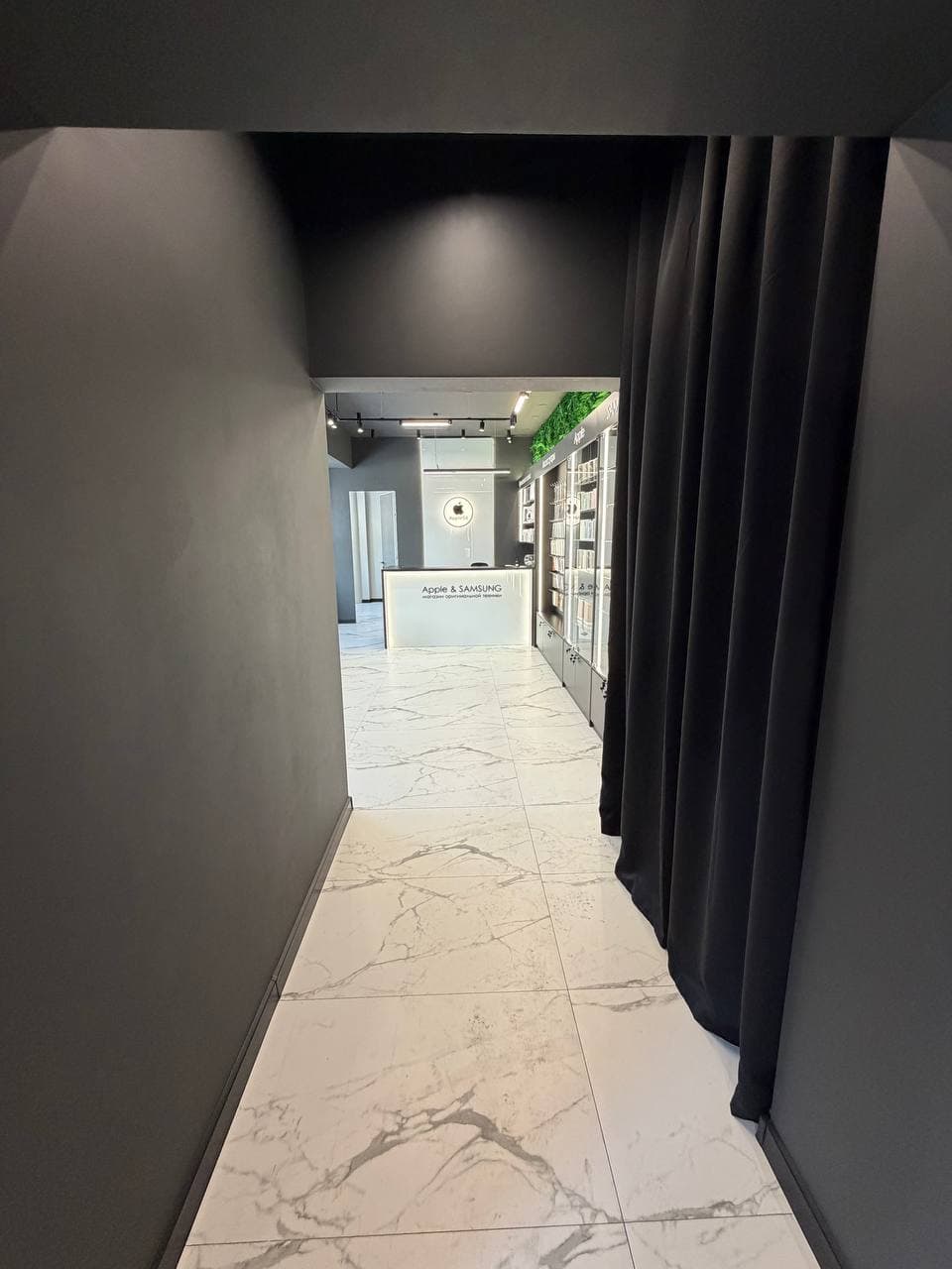 Магазин Яблоко 54 - Интерьер 2